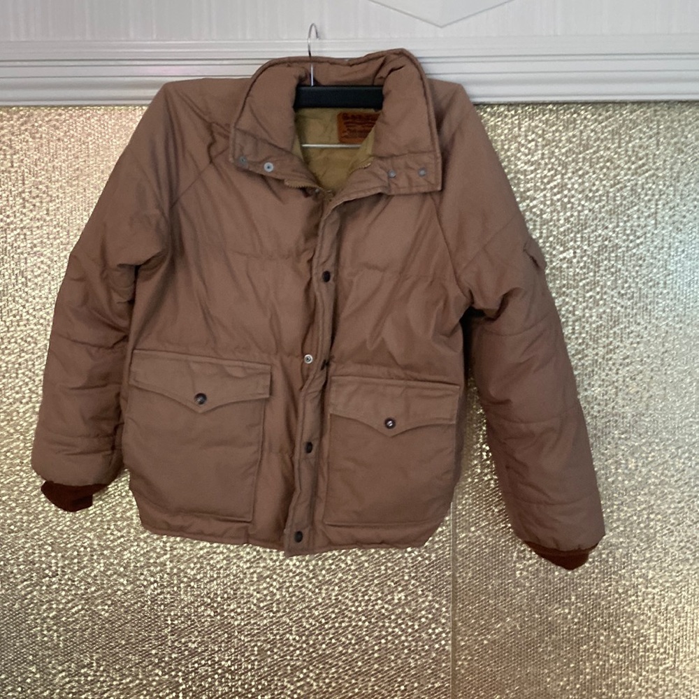 This vintage Levi’s jacket is amazing and in perfect condition.